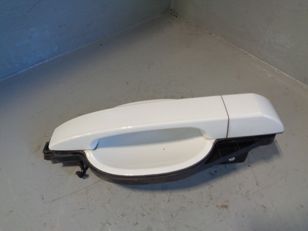 Range Rover L322 Door Handle in Fuji White Near Side Rear LRC 867 2006 to 2013