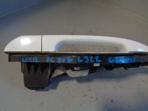 Range Rover L322 Door Handle in Fuji White Near Side Rear LRC 867 2006 to 2013