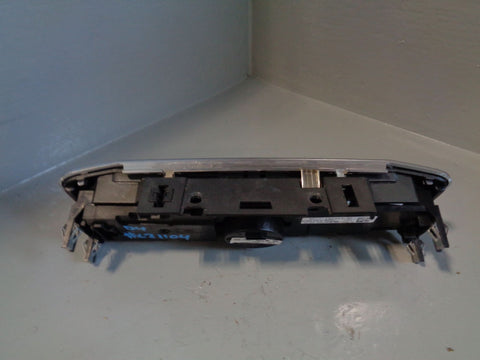 Discovery 4 Radio Stereo Control Panel and Clock AH22-18C858-BF Land Rover
