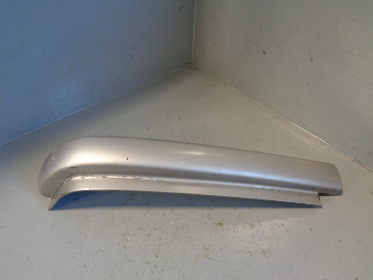 Discovery 2 Headlight Trim Off Side Blenheim Silver Land Rover 1998 to 2002