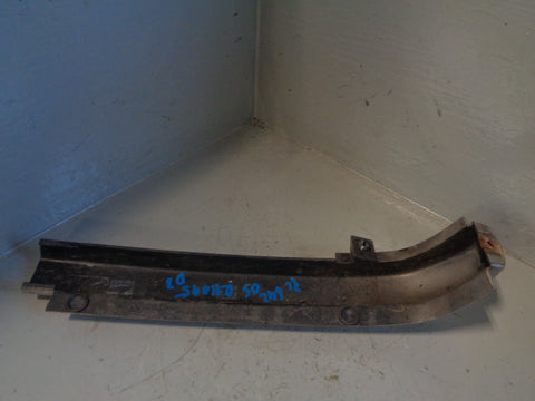 Discovery 2 Headlight Trim Off Side Blenheim Silver Land Rover 1998 to 2002