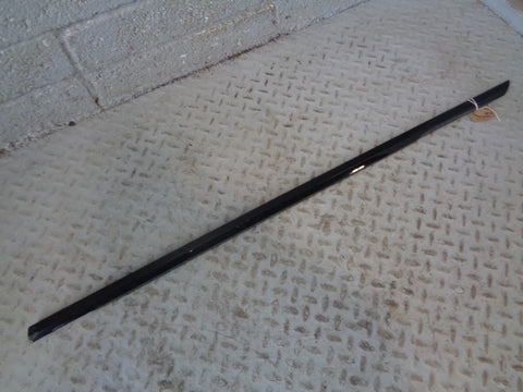 Range Rover L405 Window Weather Strip External Near Side Front Santorini Black