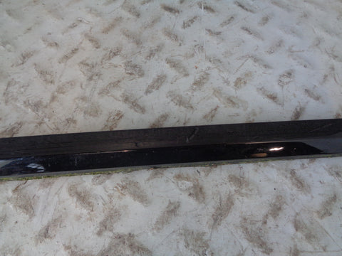 Range Rover L405 Window Weather Strip External Near Side Front Santorini Black