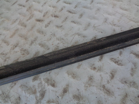Range Rover L405 Window Weather Strip External Near Side Front Santorini Black