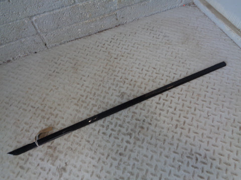 Range Rover L405 Window Weather Strip External Off Side Front Santorini Black