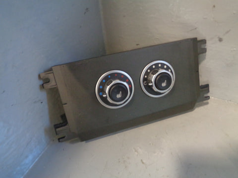 Range Rover L322 Rear Centre Console Heater Control Switch P7H42-18C612-JB