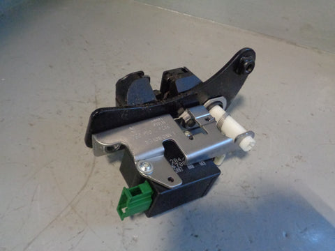 Discovery 3 Tailgate Actuator Lower Latch Off Side Land Rover 2004 to 2009