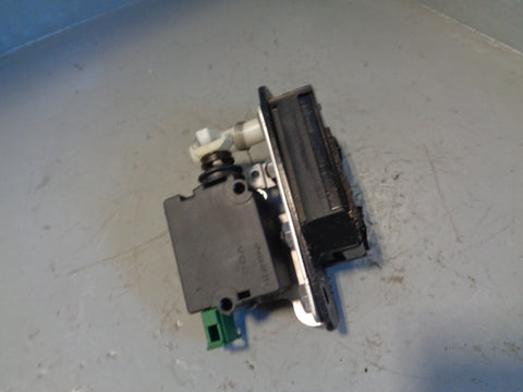 Discovery 3 Tailgate Actuator Lower Latch Off Side Land Rover 2004 to 2009