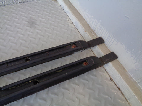 Discovery 3 Roof Rails Full Length Roof Bars in Black Land Rover 2004 to 2009