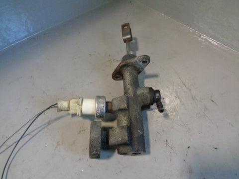 Discovery 2 Clutch Master Cylinder STC000280 TD5 Land Rover 1998 to 2004 L25065
