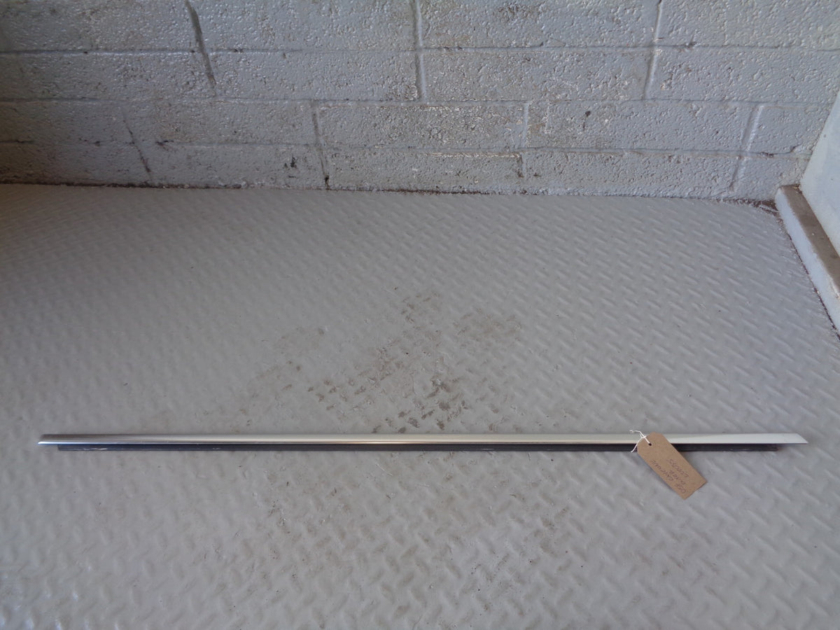 Porsche Cayenne 92A Window Weather Strip Off Side Front External Silver