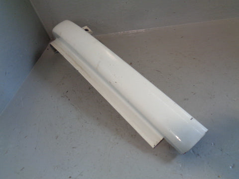 Discovery 2 Headlight Trim Off Side Chawton White Land Rover 1998 to 2002