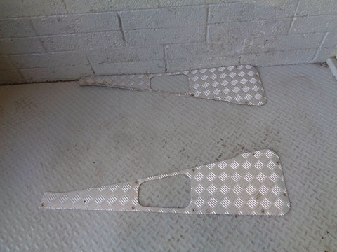 Defender 90 110 130 Wing Top Checker Plate Pair 3mm Land Rover 1986 to 2016
