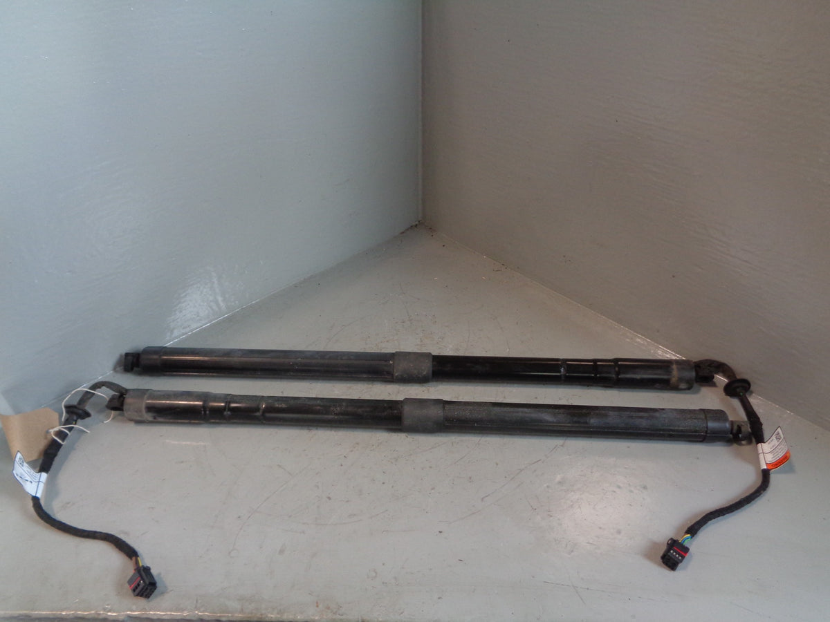 Range Rover Evoque Electric Tailgate Lift Struts Pair of L538 2016 to 2018