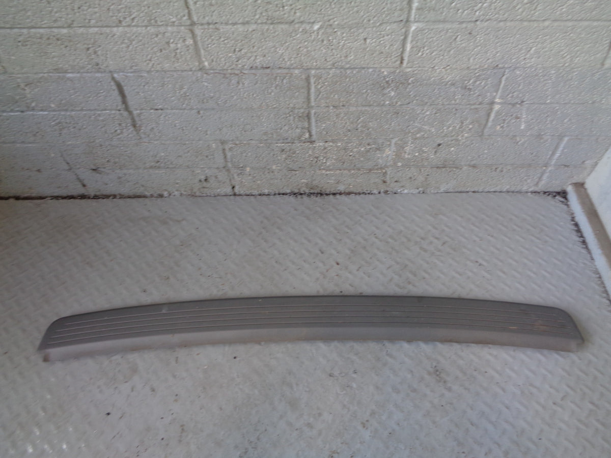 Range Rover L322 Bumper Rear Top Scuff Plate Panel Trim 9H42 17E962 AAW Grey