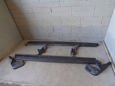 Range Rover L322 Side Steps Pair Of Black Land Rover 2002 to 2013 L24045