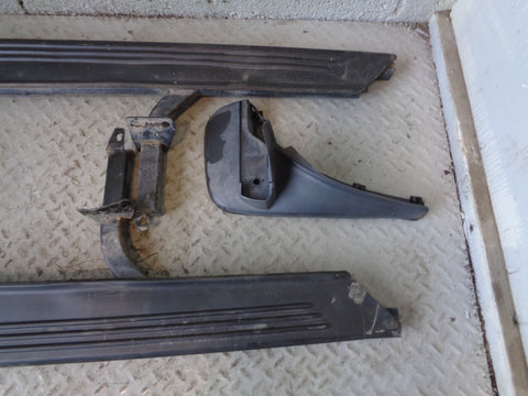 Range Rover L322 Side Steps Pair Of Black Land Rover 2002 to 2013 L24045