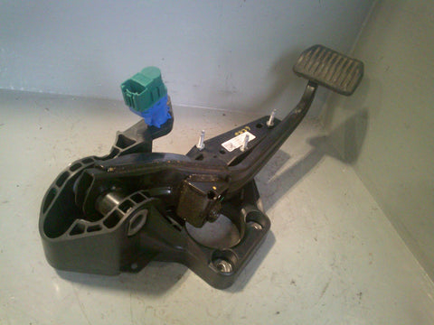 Discovery Sport Brake Pedal GJ32-2D094-DA L550 Land Rover 2014 to 2019