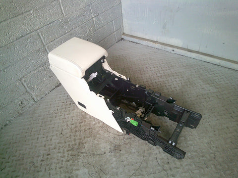 Discovery Sport Centre Console in Cirrus L550 Land Rover 2014 to 2019 L14075
