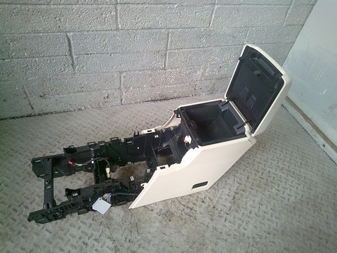 Discovery Sport Centre Console in Cirrus L550 Land Rover 2014 to 2019 L14075