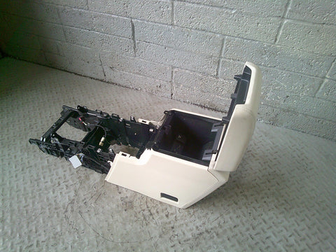 Discovery Sport Centre Console in Cirrus L550 Land Rover 2014 to 2019 L14075
