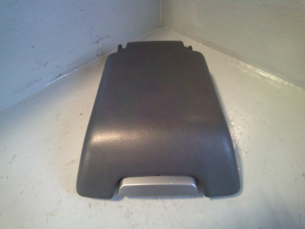 Discovery 3 Centre Console Lid Armrest Grain Leather Land Rover L07075