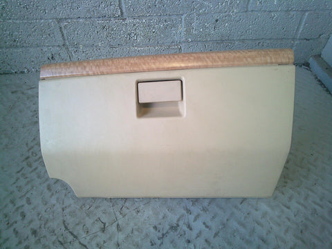 Freelander 2 Glove Box in Beige with Wood Trim Land Rover 2006 to 2011