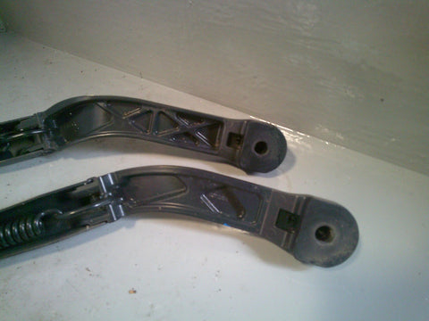 Discovery Sport Windscreen Wiper Arms Pair L550 Land Rover 2014 to 2019