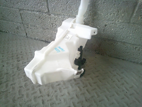 Discovery Sport Windscreen Washer Bottle Tank with 2 Pumps L550 Land Rover