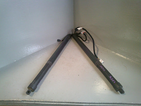 Discovery Sport Electric Tailgate Lift Struts Pair of Land Rover 2014 to 2019