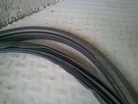 Cxe500040 Discovery Sport Door Seal Rubber Near Side Front L550 Land Rover 2014 ...