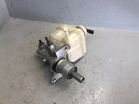 Discovery 3 Brake Master Cylinder with Reservoir Auto Land Rover 2004 to 2009