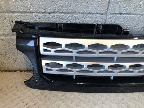 Discovery 4 Grille Front Sumatra Black and Silver Land Rover 2009 To 2016 J23096