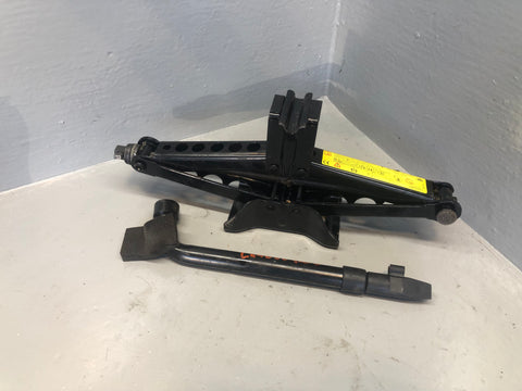 Freelander 2 Scissor Jack with Handle and Wheel Brace Land Rover 2006 to 2014