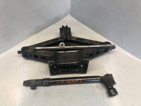 Freelander 2 Scissor Jack with Handle and Wheel Brace Land Rover 2006 to 2014