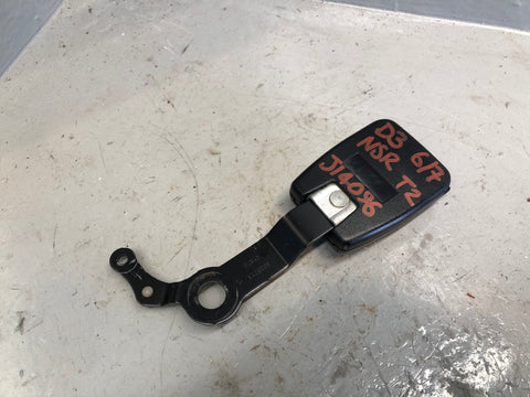 Discovery 3 Seat Belt Buckle Clasp 3rd Row Near Side Rear Type 2 2004 to 2006