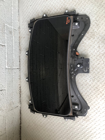 Discovery 4 Sunroof Complete with Motor and Blind Land Rover 2009 to 2016 D27056