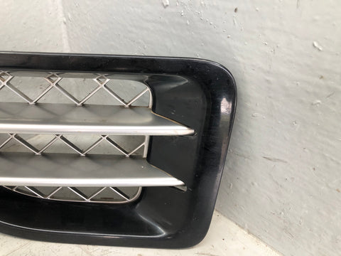 Range Rover Sport Wing Vents Pair L320 in Black and Silver 2005 to 2009