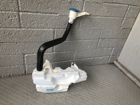 Range Rover Evoque Windscreen Washer Bottle Tank with 2 Pumps L538 2011 to 2015