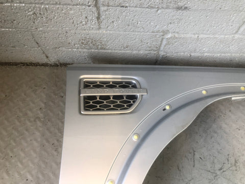 Discovery 4 Wing Off Side Front Zermatt Silver Land Rover 2009 to 2016 L10076