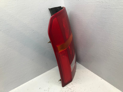 Discovery 3 Tail Light Cluster Near Side Rear XFB000573 2004 to 2009 L07106