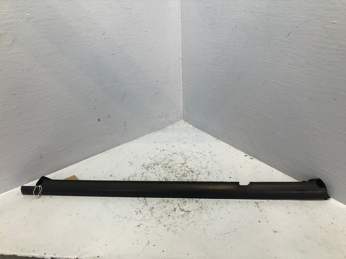 Discovery 2 Weather Strip Seal Near Side Rear Window Trim Land Rover