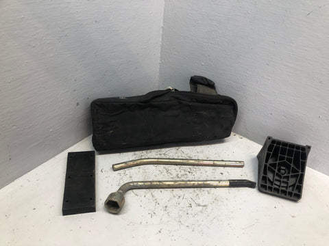 Discovery 2 Tool Kit Bag with Wheel Brace Chocks Land Rover 1998 to 2004 L14106