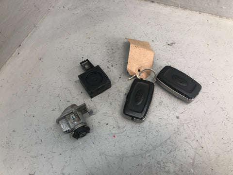 Discovery 4 Key Remotes and Blades with Door Lock Land Rover 2009 to 2014 D03086