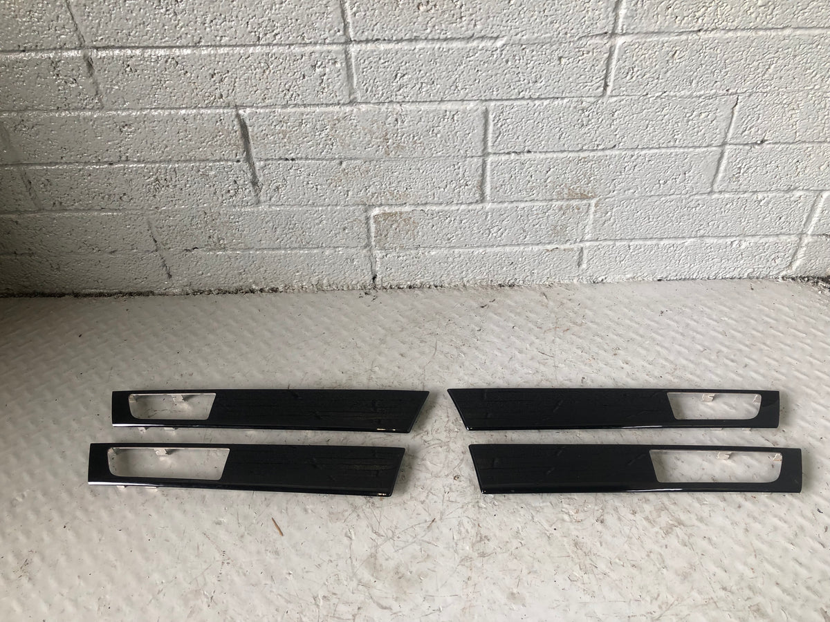 Discovery 4 Trim Kit Interior Doors 4 x Gloss Black L319 Land Rover D27056