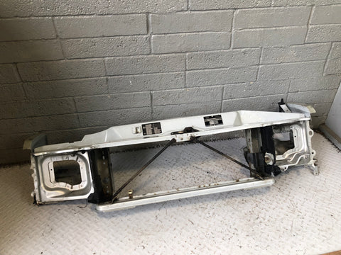 Discovery 2 Slam Front Panel Zambesi Silver Land Rover 2002 to 2004 L14106