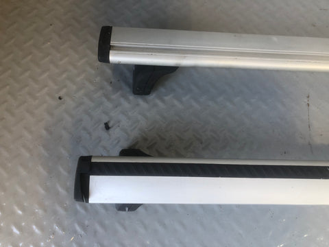 Thule WingBar with Lock and Key to fit Discovery 3 / 4 Land Rover L10076