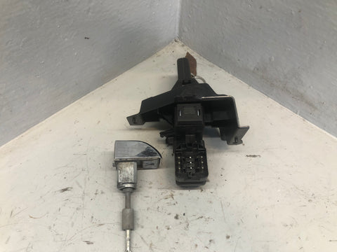 Range Rover L322 Ignition Barrel with Key Lock Set 3.6 TDV8 2006 to 2009 D01076