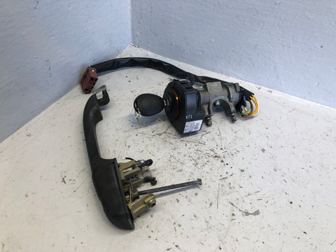 Discovery 2 Ignition Barrel Key and Door Handle Land Rover 1998 to 2004 L14106