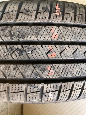 Vredestein Quatrac Pro Tyre Part Worn 20" 255/50R20 6mm Tread D27056A